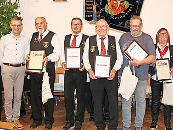 Der Verein Sängerlust nutzte sein 75. Jubiläum für einen Ehrungsabend.