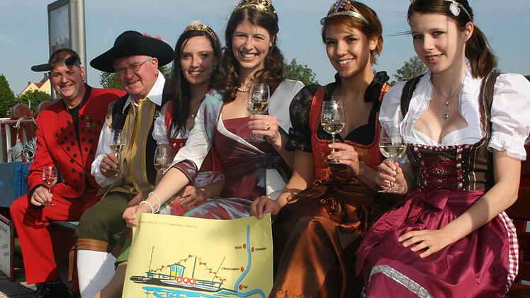 Zum Fährenfestival testen Melanie Dietrich und ihr Gefolge die Fahrer Fähre auf Herz und Nieren. Foto: Pfannes