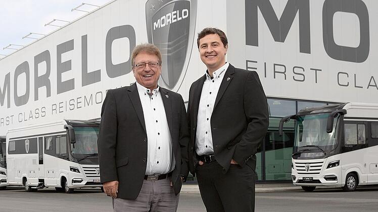 Kennen jede Schraube an einem MORELO: Die beiden Geschäftsführer Reinhard Löhner und Robert Crispens. Foto: MORELO Reisemobile GmbH
