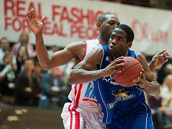Ryan Brooks gegen Dwayne Anderson.  Foto: Tobias Köpplinger