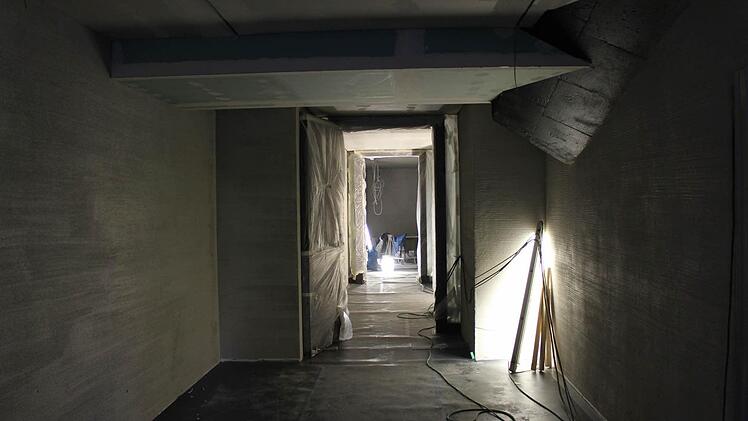 Die Verbindung von der Kirche zum Neubau ist in Arbeit. Foto: Ulrike Nauer