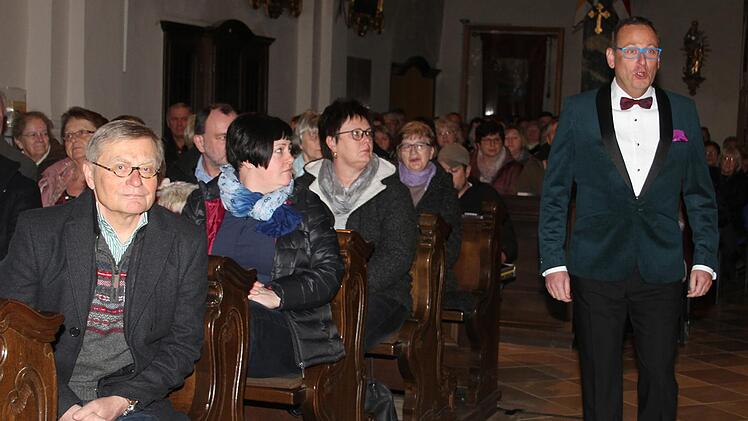 Volker Heißmann beim Einzug in die Basilika. Foto: Sonny Adam