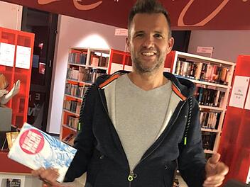 Stefan Rascher bei einer Lesung Foto: privat