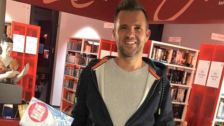 Stefan Rascher bei einer Lesung Foto: privat