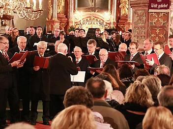 Der Männergesangverein Grafengehaig unter der Leitung von Ludwig Beck. Foto: Klaus Klaschka