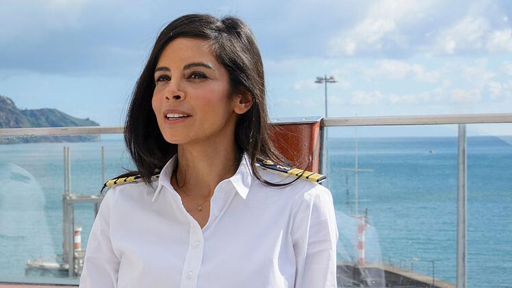 Dr. Jessica Delgado (Collien Fernandes) heuerte 2021 auf dem "Traumschiff" an.
