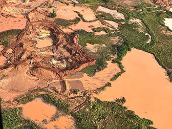 Schlag gegen Goldabbau im Amazonas: Hunderte Bagger zerstört