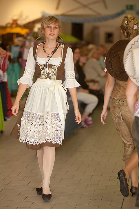 Sandmadla Kuer - Trachtenhof Nuebler