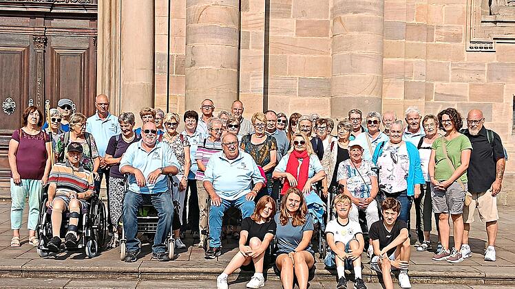 Unser Bild zeigt die Teilnehmerinnen und Teilnehmer des Ma&szlig;bacher VdK-Tagesausflugs, der nach Fulda f&uuml;hrte.VdK-Ortsverband