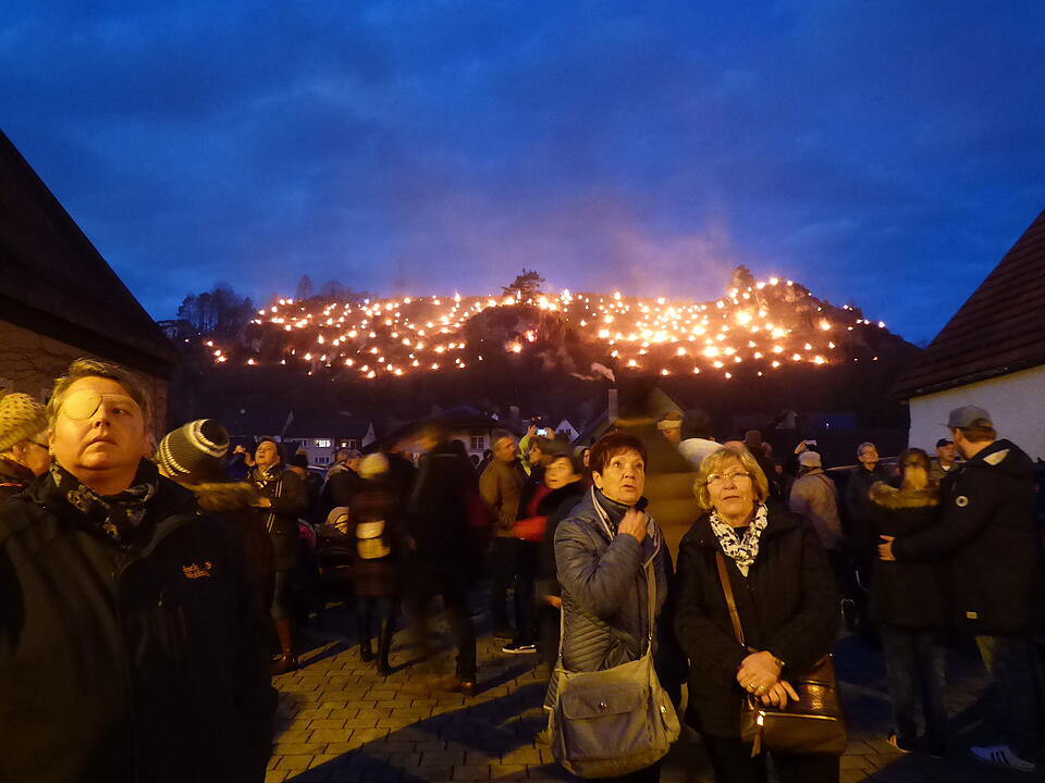 Besucherrekord bei Lichterprozession Pottenstein