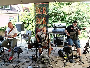 Die RCR-Band gestaltete den musikalischen Brunch auf der Ratskeller-Terrasse.  Fotos: Richard Sänger