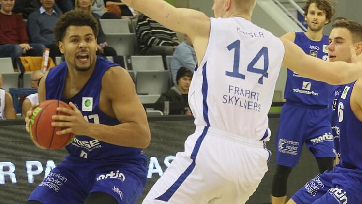 Noah Kamdem legte 12,3 Punkten und 3,7 Rebounds Iris Bilek