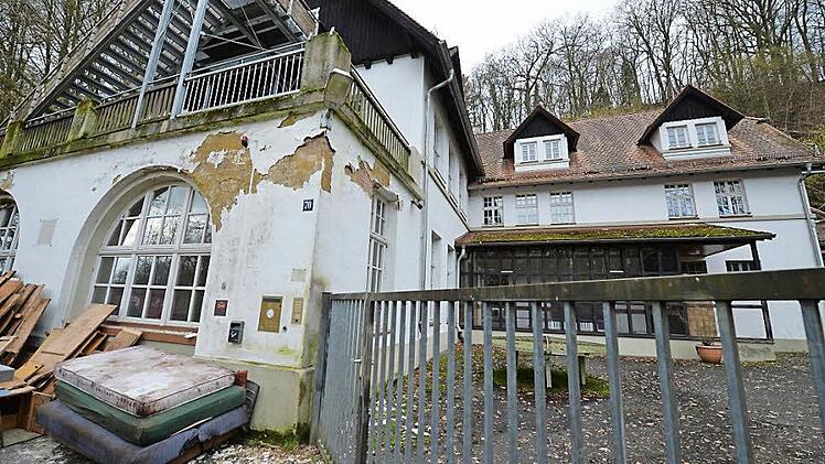 Bis 2018 soll die ehemalige Jugendherberge "Wolfsschlucht" saniert und Heimat einer neuartigen Jugendhilfeeinrichtung sein.Foto: Ronald Rinklef