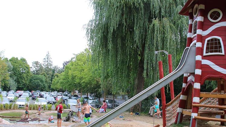 Ein echter ingucker ist auf alle Fälle der große Spiel-Turm in der Mitte. Foto: Ralf Ruppert