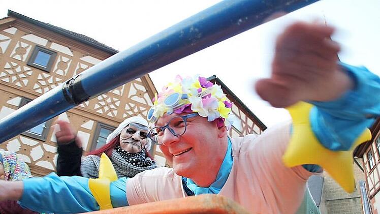Zeils Bürgermeister Thomas Stadelmann wurde wegen der Schließung des Hallenbades verspottet. Foto: Andreas Lösch