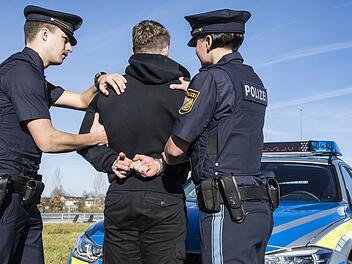 Polizei Festnahme Handschellen