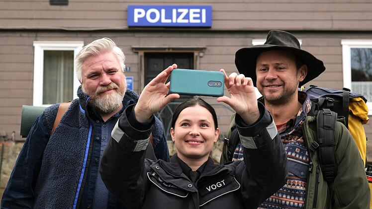 Mette Vogt (Anna Fischer) schenkt Frank (Aljoscha Stadelmann) ein Survival-Training mit ihrem Mann Heiner (Moritz Führmann). Aus vermeintlichem Spaß wird tödlicher Ernst.
