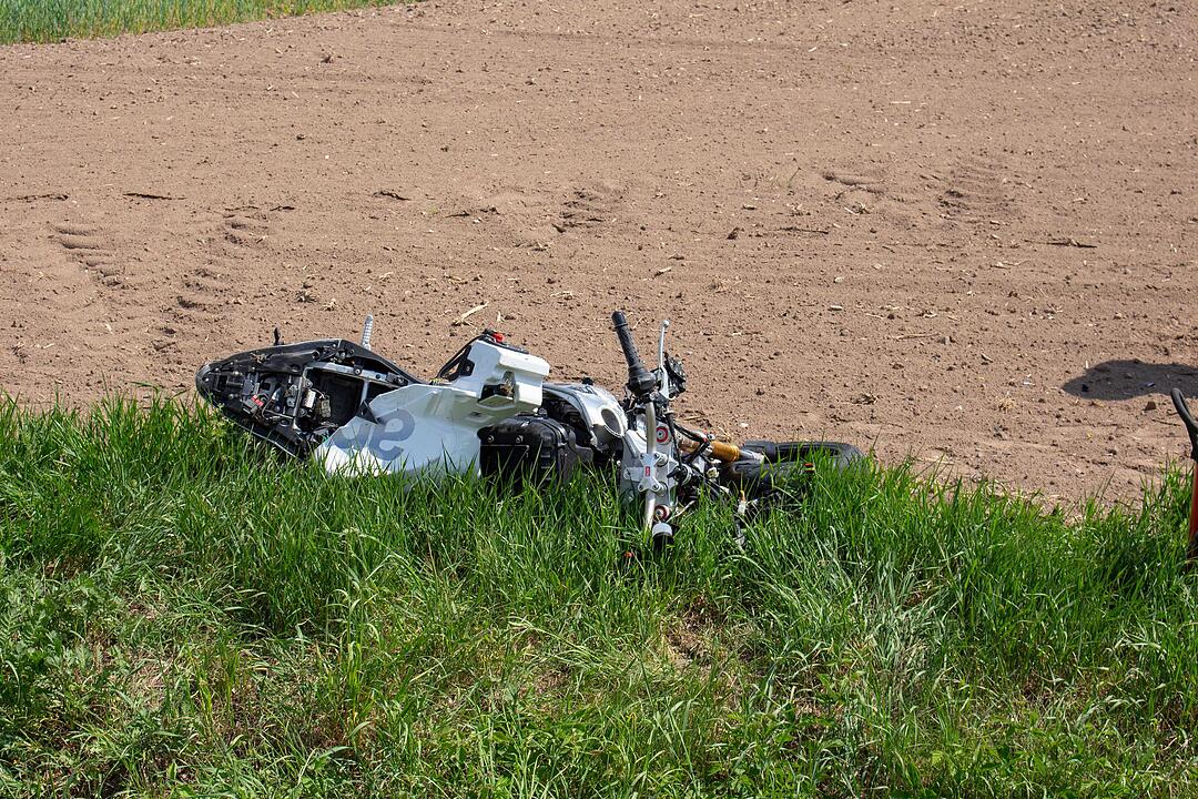 Motorradfahrer stirbt bei Crash im Gegenverkehr im Kreis Fürth