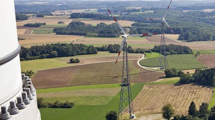 Kein Thema mehr für die Regionalwerke Bamberg sind die  Windräder westlich des Königsfelder Gemeindeteiles Poxdorf  in Richtung Tiefenellern. Foto:  Archivbild Barbara Herbst