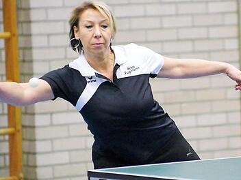 Mit zwei Einzel-Siegen und den Erfolg im Doppel mit Christina Fröba steuerte Petra Fugmann 2,5 Punkte zum Bezirksoberliga-Auftaktsieg des TSV Steinberg gegen den ATS Kulmbach II bei.  Foto: Hans Franz, Archiv