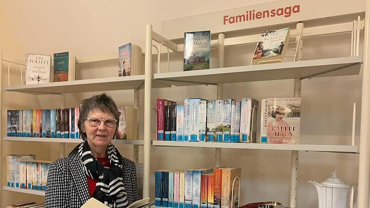 Anita Helle wohnt zwar nicht mehr vor Ort, f&auml;hrt aber trotzdem immer gerne nach Hammelburg in die Stadtbibliothek. Momentan liest sie gerne Familiensagas und daf&uuml;r gibt es dort seit neuestem sogar ein eigenes Ressort.