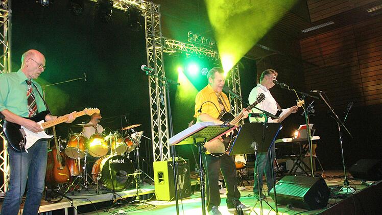 Die "Bodygards" standen auch 2017 wieder auf der Bühne und sorgten für Stimmung.  Foto: Heike Beudert