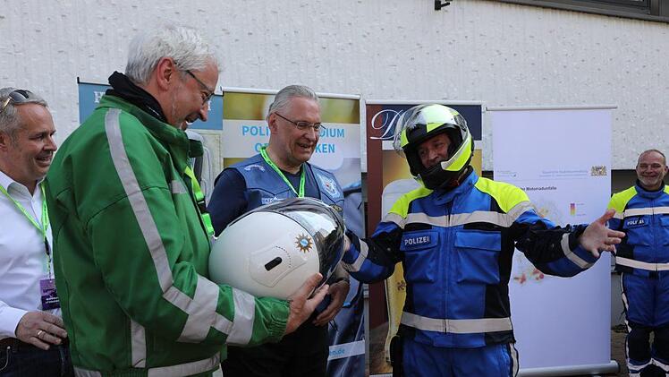 Innenminister Joachim Herrmann stellt die neue uniformierte Motorradkleidung der bayerischen Polizei vor.Barbara Herbst