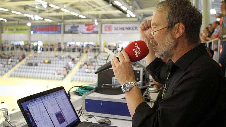 Auch Hallensprecher Klaus Köhler zog die Konsequenzen aus den Querelen: "Es lag am Klima."