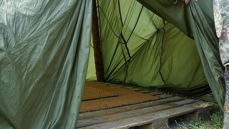 Einzelkämpferausbildung: Das Nachtlager im Zelt