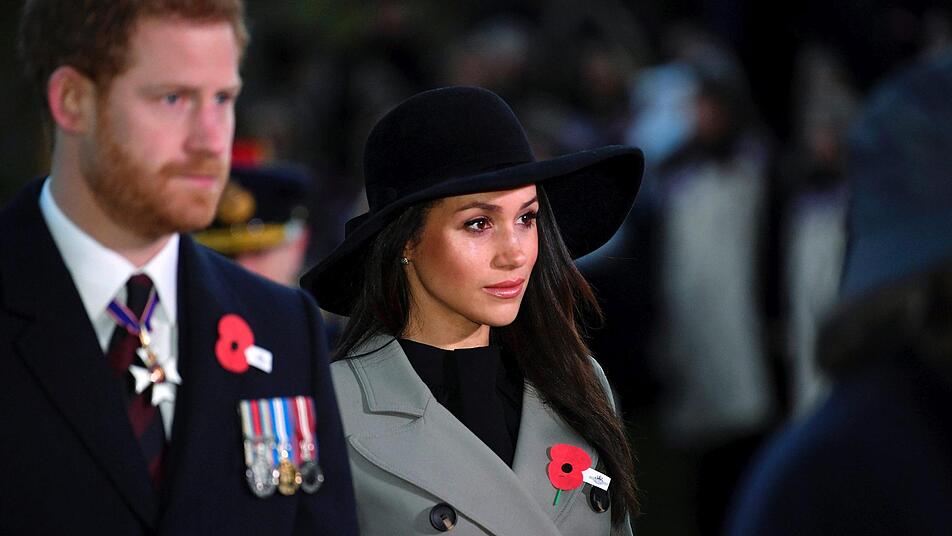 Drama vor der royalen Hochzeit. Am 19. Mai geben sich Prince Harry und Meghan Markle das Ja-Wort. Doch die Tage vor der Hochzeit sorgt Meghans Familie für Schlagzeilen. Foto: Toby Melville/Reuters Pool/dpa Drama vor der royalen Hochzeit. Am 19. Mai geben sich Prince Harry und Meghan Markle das Ja-Wort. Doch die Tage vor der Hochzeit sorgt Meghans Familie für Schlagzeilen. Foto: Toby Melville/Reuters Pool/dpa