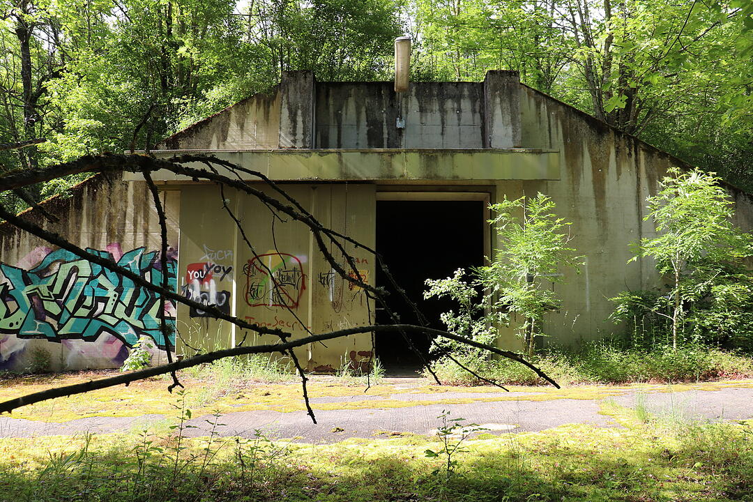 Lost Place US-Waffenbunker im Wald