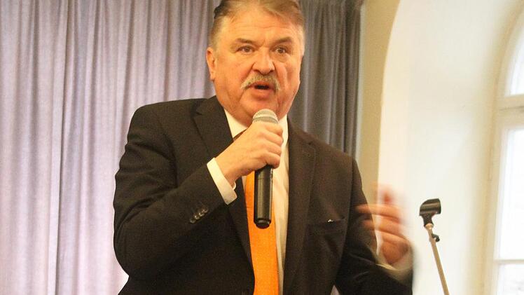 Landrat Klaus Peter Söllner legte seine Ziele für die neue Amtsperiode dar.Foto: Sonny Adam