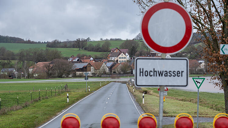 Der Dauerregen vom Freitag (23.12.2022) führte in einigen Regionen Ober- und Unterfrankens zu Hochwasser.