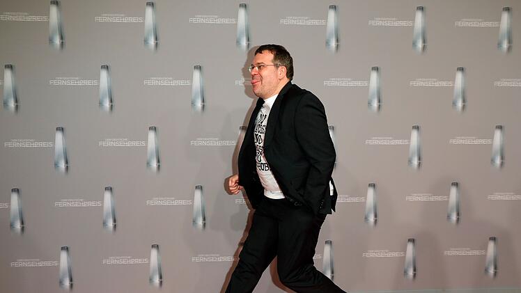 Wer erfolgreich sein m&ouml;chte, muss Elton bei Fragen rund um Film und Fernsehen schlagen.