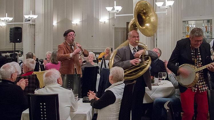 Sie begeisterten mit ihrer Musik  (von links): Danyel Nicholas Franke, J&ouml;rg Kuhfu&szlig; und Bernd K. Otto. Foto: Klaus Stebani