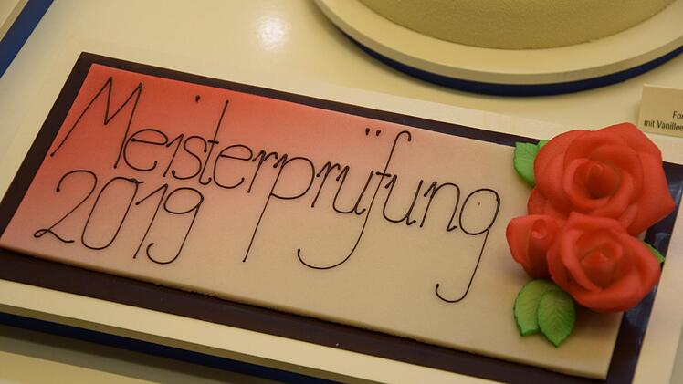 Das Schriftschild zur Meisterprüfung.  Foto: Barbara Koch