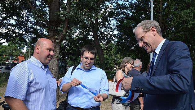 Walter Drebinger und Konrad Körner (von links)    sind mit der Vorgehensweise des Bürgermeisters German Hacker  im Zusammenhang mit den Vorfällen um den Kämmerer nicht zufrieden. Sie unterstellen ein "verbesserungsbedürftiges Krisenmanagement" des Stadtoberhaupts. Foto: Bernhard Panzer  (Archiv)