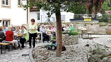 DerSeniorentreff nahm den Pfarrgarten bereits in Betrieb. Foto: Deuerling