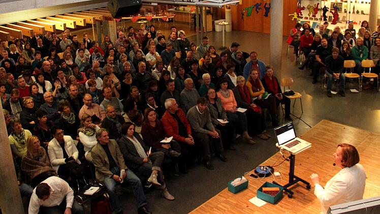 Volles Haus: Fast 300 Zuhörer kamen zum Vortrag.Foto: Johanna Blum