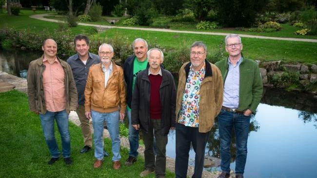 Die Autoren von links: Ingo Queck, Matthias Elm, Gerwin Kellermann, Walter Kömpel, Oswald Türbl, Bernd K. Otto, Franz Zang, Es fehlen: Heinrich Hümpfner, Dr. Wolfgang Silkenat und Norbert Mitter (gestorben 2016). Foto: BN