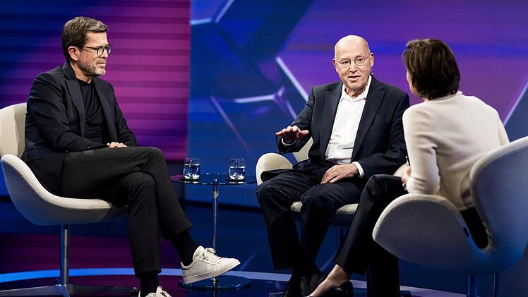 Am Dienstagabend sprach Sandra Maischberger mit Ex-Verteidigungsminister Karl Theodor zu Guttenberg (links) und Ex-Linkenfraktionschef Gregor Gysi über die Gefahren, die von Russland ausgehen.