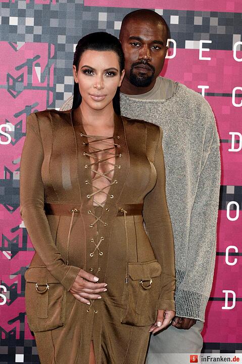 Red Carpet - MTV Video Music Awards 2015