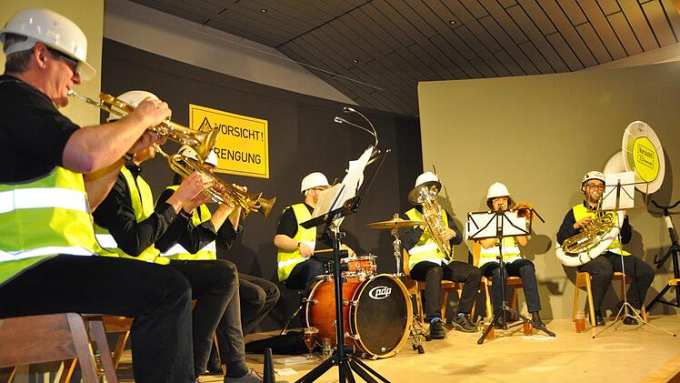 "Vorsicht Blasmusik" beim Kabarettabend in Schönderling