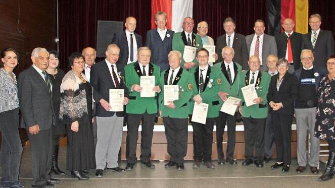 Zahlreiche Steinbacher wurden für ihr ehrenamtliches Engagement geehrt. Fotos: Veronika Schadeck