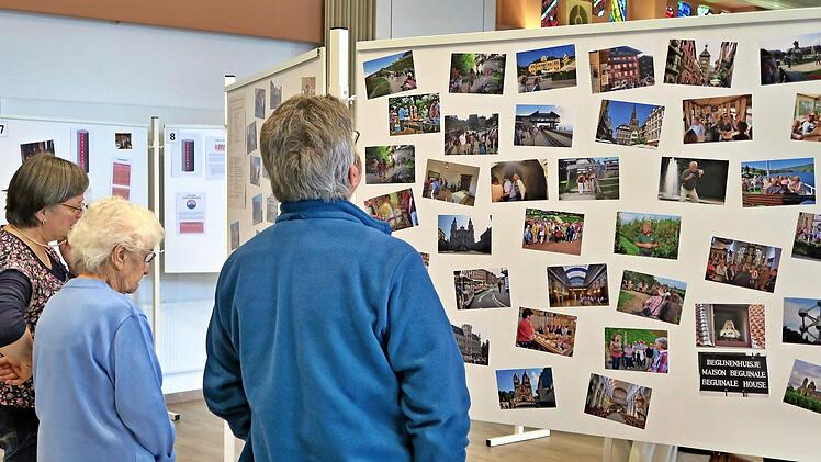 Die Ausstellung zur Geschichte des Frauenbundes von Birgit Herrnleben fand große Resonanz.  Fotos: Martin Schlegelmilch