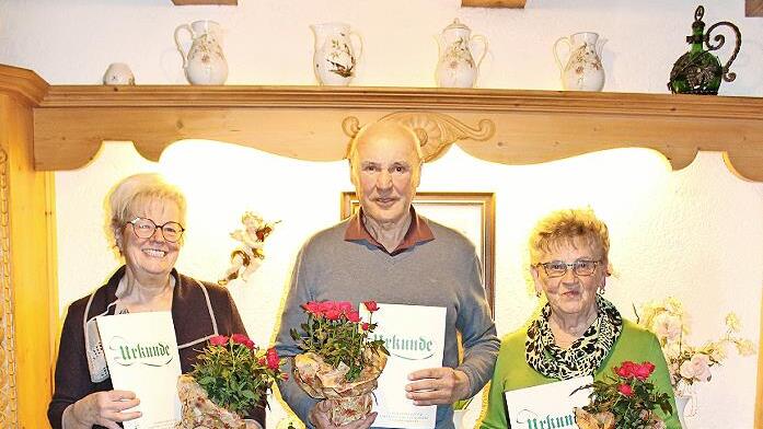Wurden für ihre langjährige Treue ausgezeichnet (von links): Roswitha Klaus, Herbert Beck und Olga Zeier.