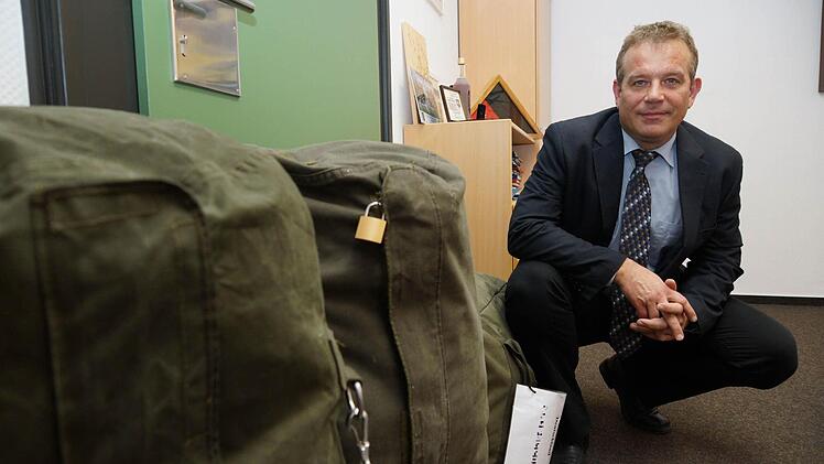 Nach seiner Rückkehr lagerte Matthias Hümmler sein Gepäck zunächst im Büro zwischen. Foto: Arkadius Guzy