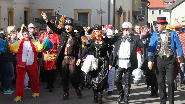 Marktplatztreiben in Stadtsteinach Foto: Jürgen Gärtner
