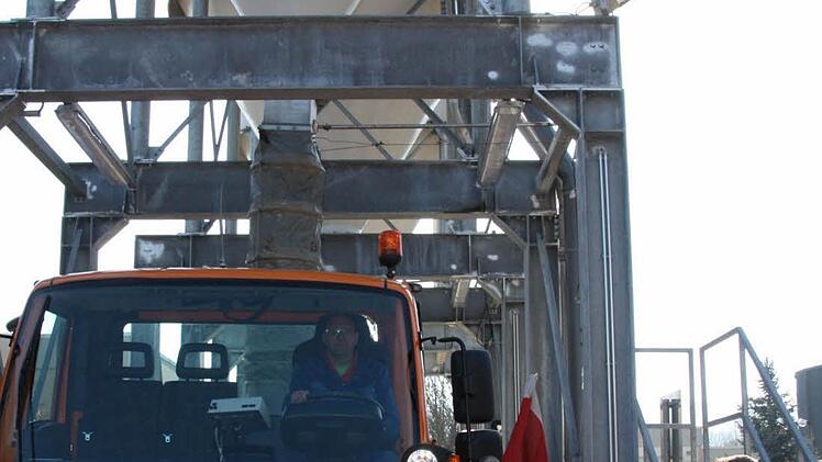 "Die Silos sind voll", sagt Jürgen Kober. Im Servicebetrieb der Stadt lagern 581 Tonnen Salz. Gebraucht werden 900 Tonnen.