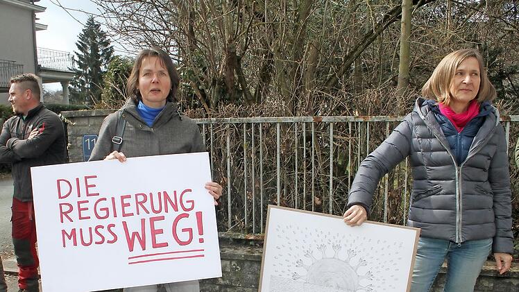 Ohne Maske provozierten einige Demonstrierende mit regierungsfeindlichen Parolen.